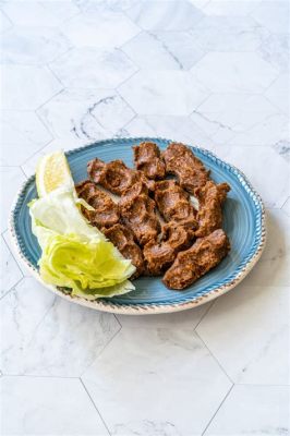 Çiğ Köfte! Un Piccante Spuntino di Carne Macinata Cruda Incoronata da un Gusto Fresco e Agrumato