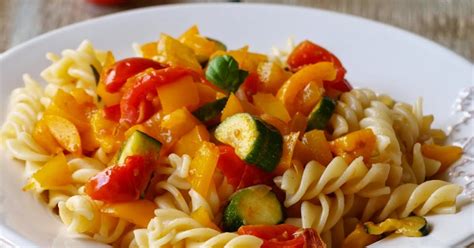  I Spaghetti di Seitan con Verdure Saltate: Un Viaggio Esplosivo tra Sapori Piccanti e Aromi Erbacei!