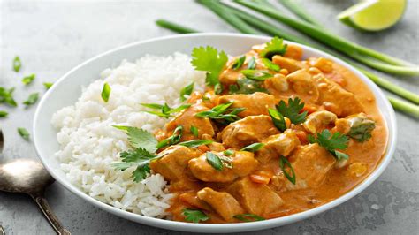 Moqueca! Un trionfo di sapori esotici con pesce fresco e latte di cocco speziato