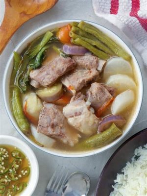   Sinigang na Baboy: Un Brodo Acido e Piccante con Carne di Maiale 